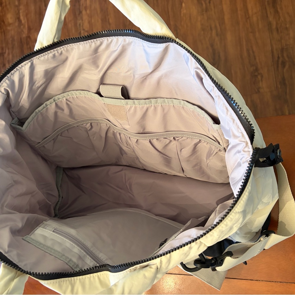 Bagsmart Quilted Duffel Bag with Mint and Black Accents - Picture 4 of 4